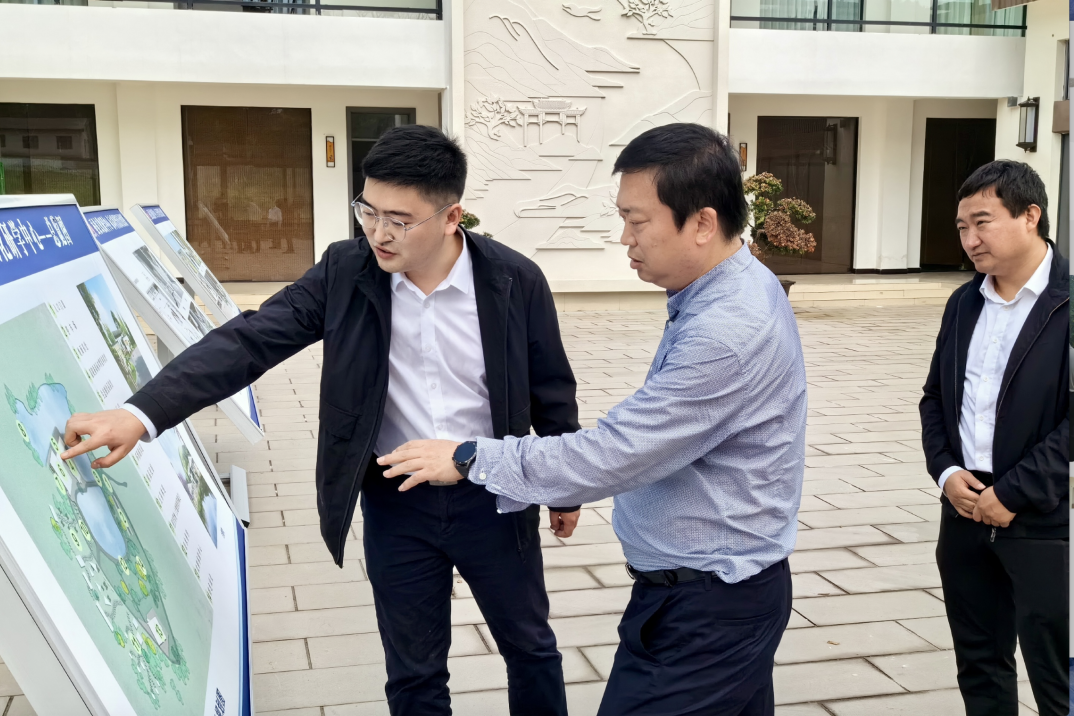 省德扑之星集团领导赴南充市邓家沟村调研乡村振兴工作
